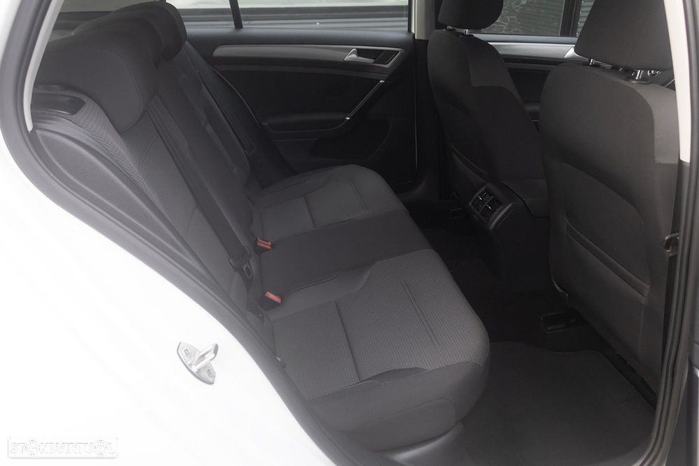 VW Golf 1.6 TDi Trendline - 22