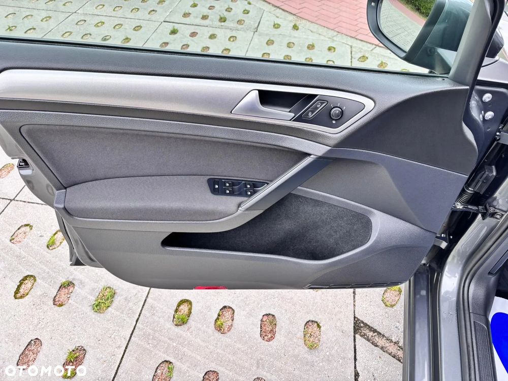 Volkswagen Golf 1.6 BlueTDI DSG Trendline - 39