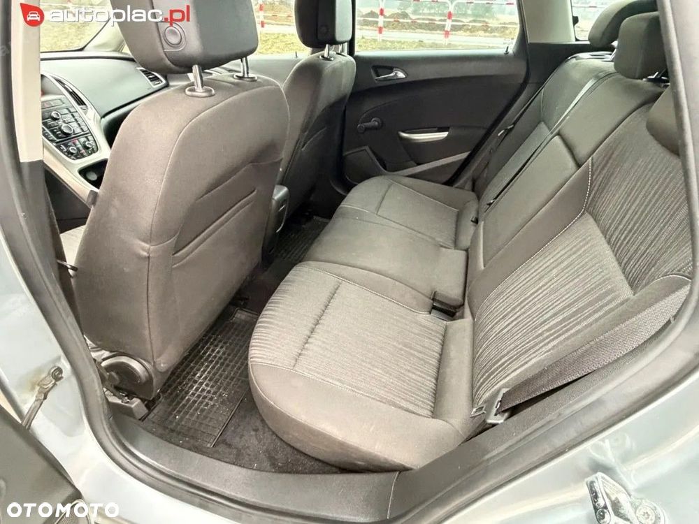 Opel Astra 2011