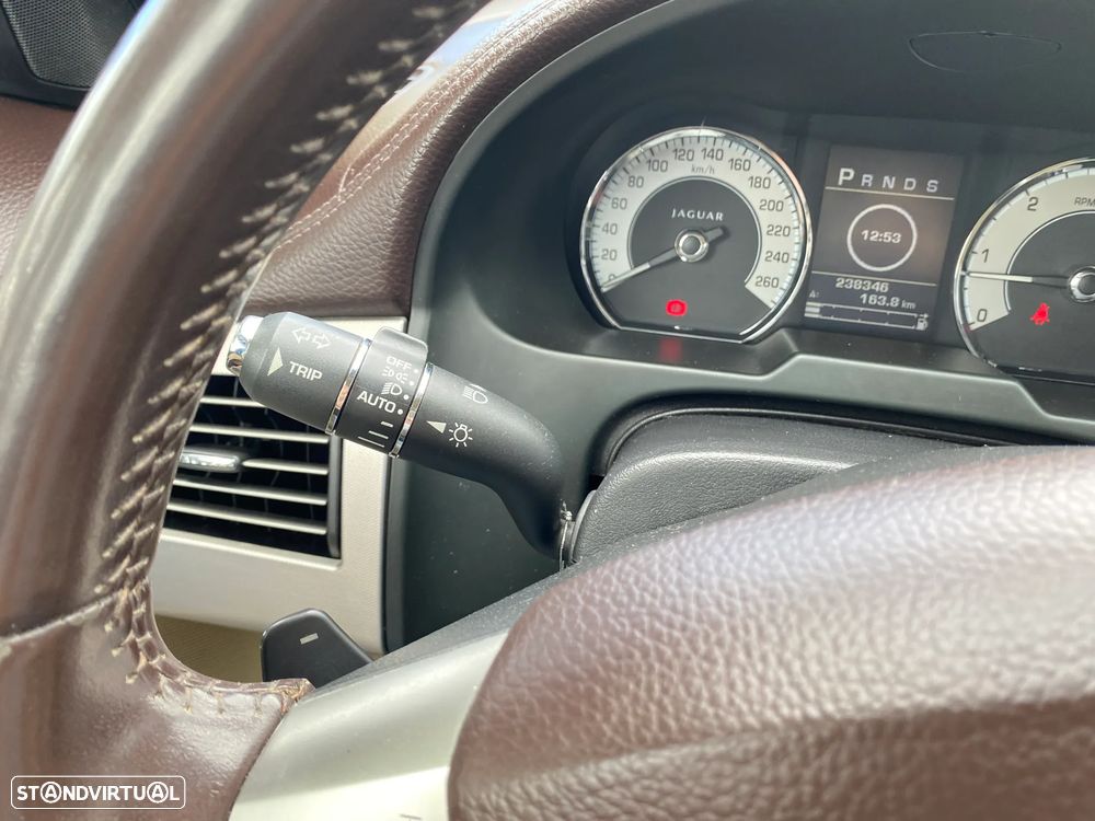 Jaguar XF 3.0 D V6 Premium Luxury - 24