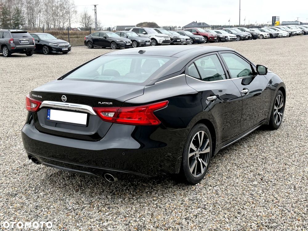 Nissan Maxima 3.5 S - 5