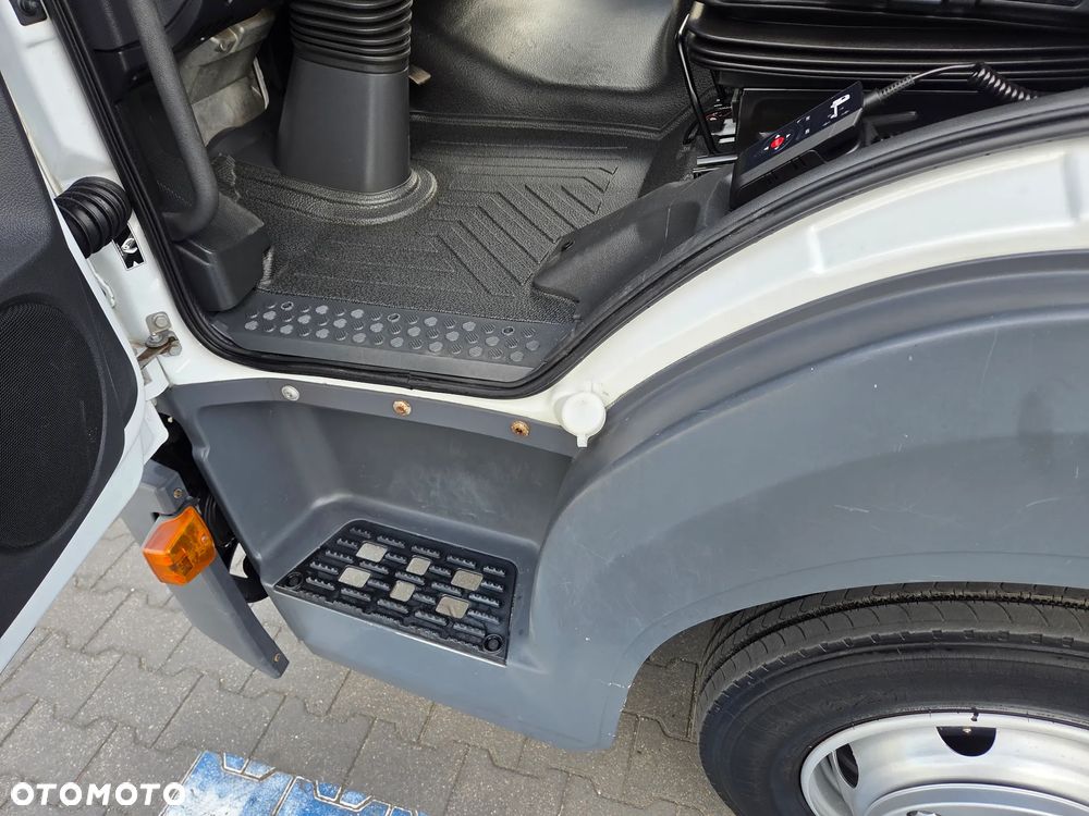 Mercedes-Benz Atego 821 - 25