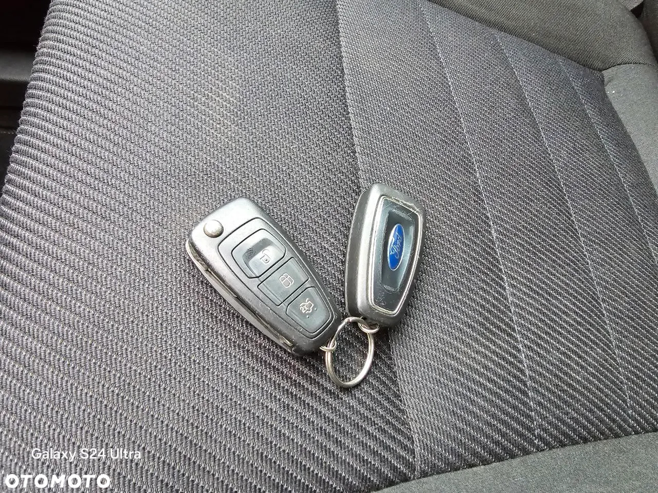 Ford S-Max 2.0 TDCi DPF Titanium - 38