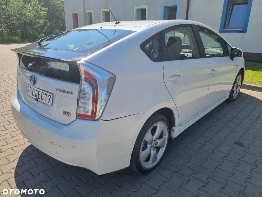Toyota Prius (Hybrid) Executive - 5