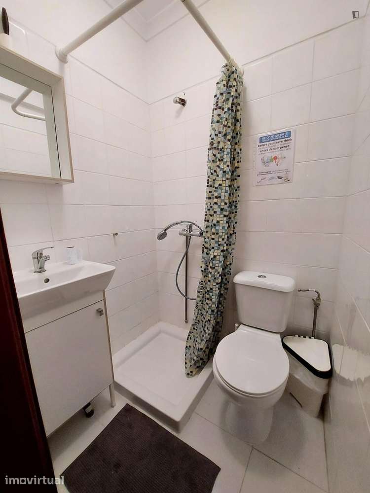 Quarto - localizado em Santos Lisbon - Grande imagem: 2/16