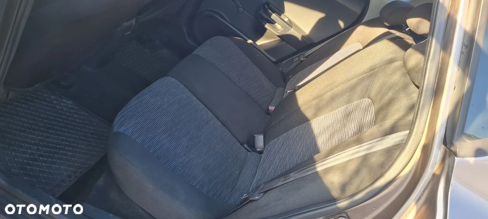 Kia Ceed 1.6 Crdi Comfort - 23