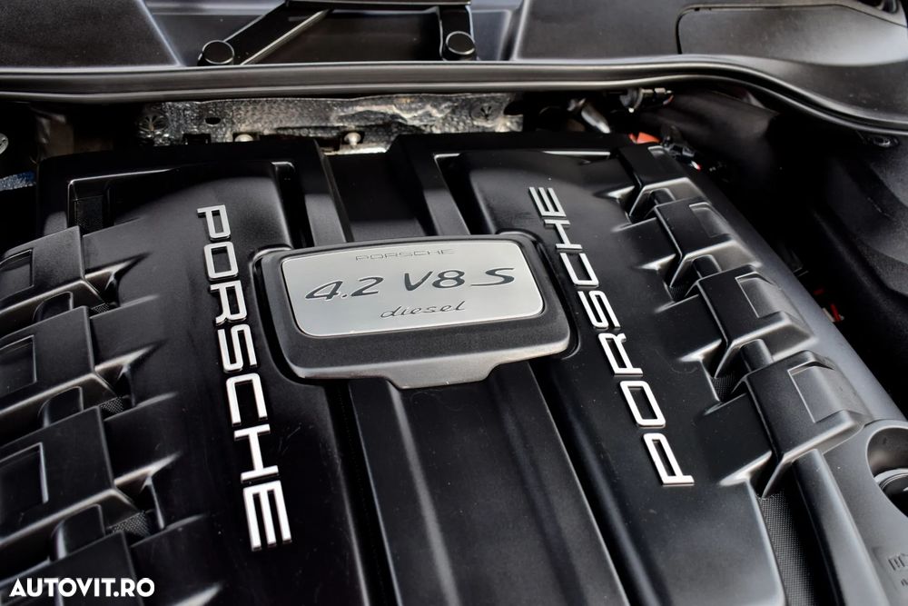 Porsche Cayenne 4.2 L S - 38