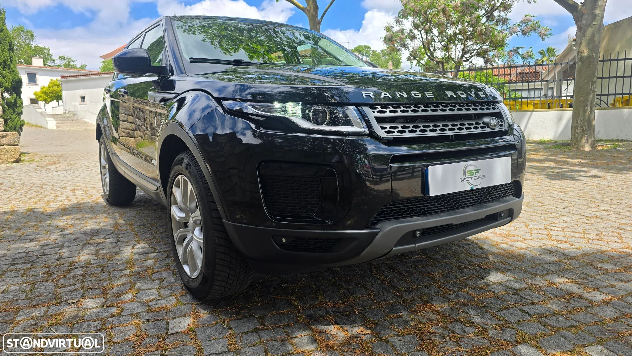 Land Rover Range Rover Evoque 2.0 D150 R-Dynamic - 1