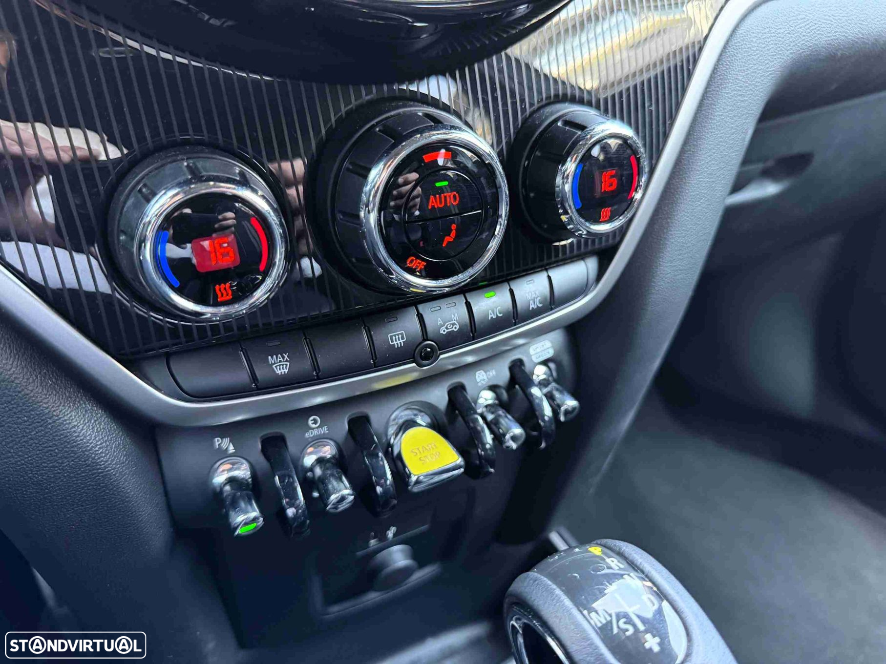 MINI Countryman Cooper ALL4 Classic Auto - 17
