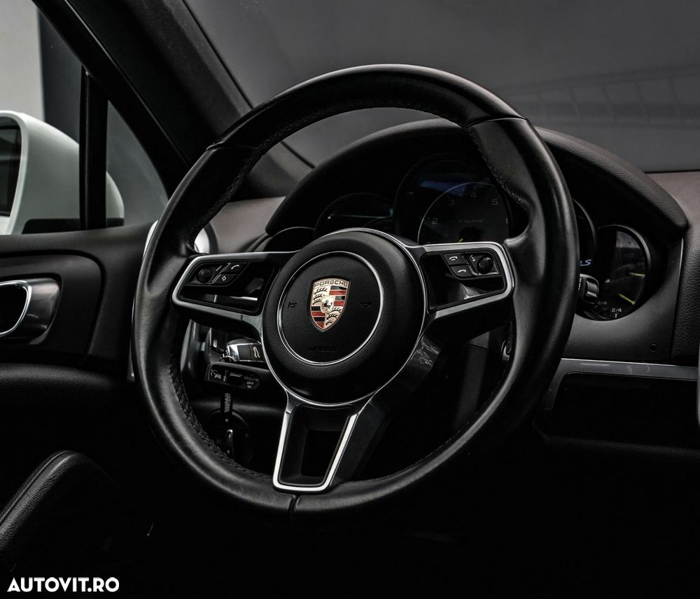 Porsche Cayenne - 18