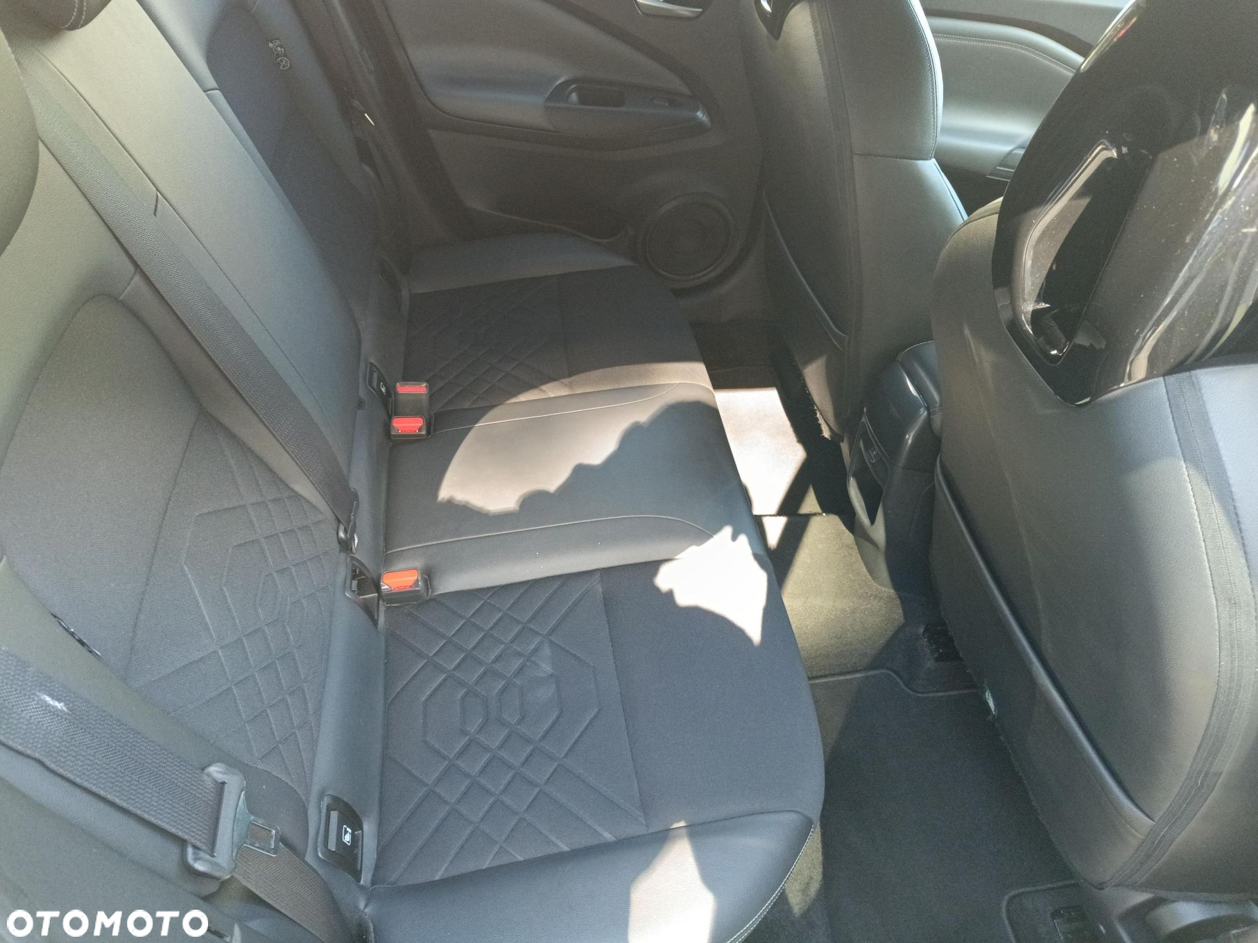 Nissan Juke 1.0 DIG-T Tekna - 14