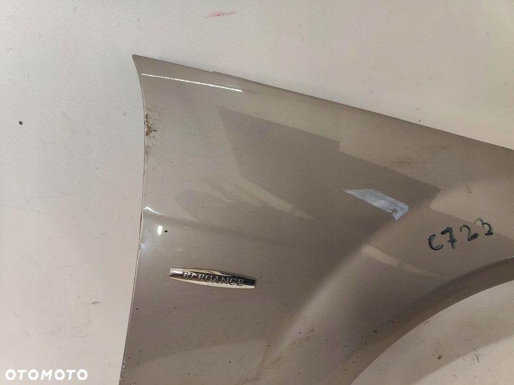 mercedes w204 07-15 bŁotnik prawy przÓd przedni lak:c723 - 3
