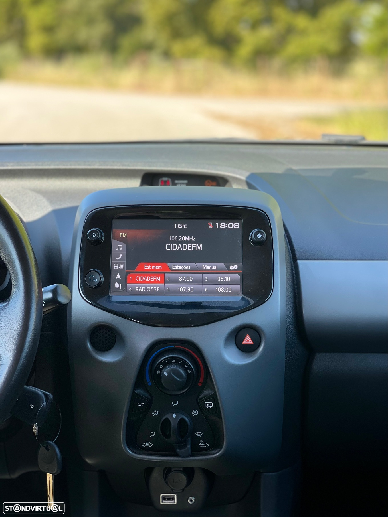 Toyota Aygo 1.0 X-Play+X-Touch - 19