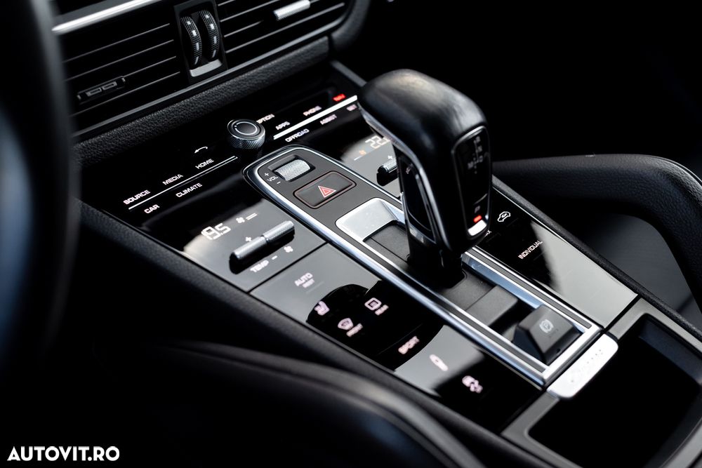 Porsche Cayenne Tiptronic S Platinum Edition - 8