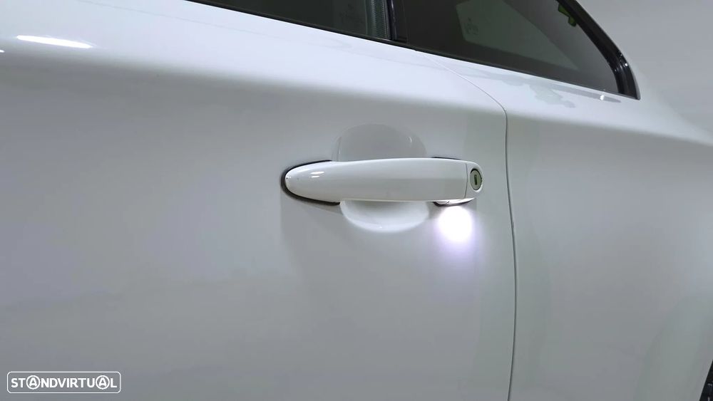 BMW 120 d Coupe Aut. Limited Edition Lifestyle c/ M Sport Pack - 27