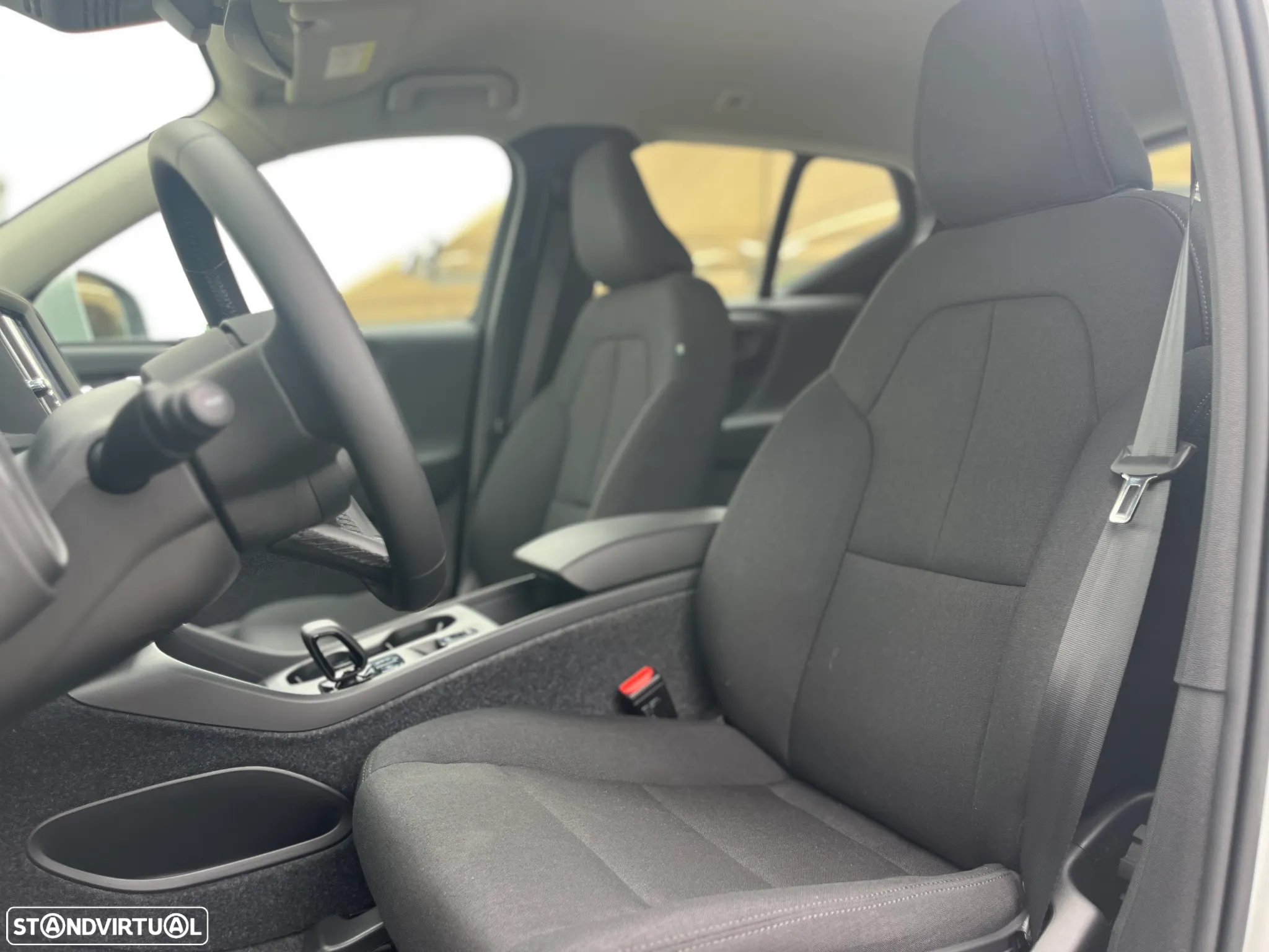 Volvo XC 40 2.0 B3 Essential - 23