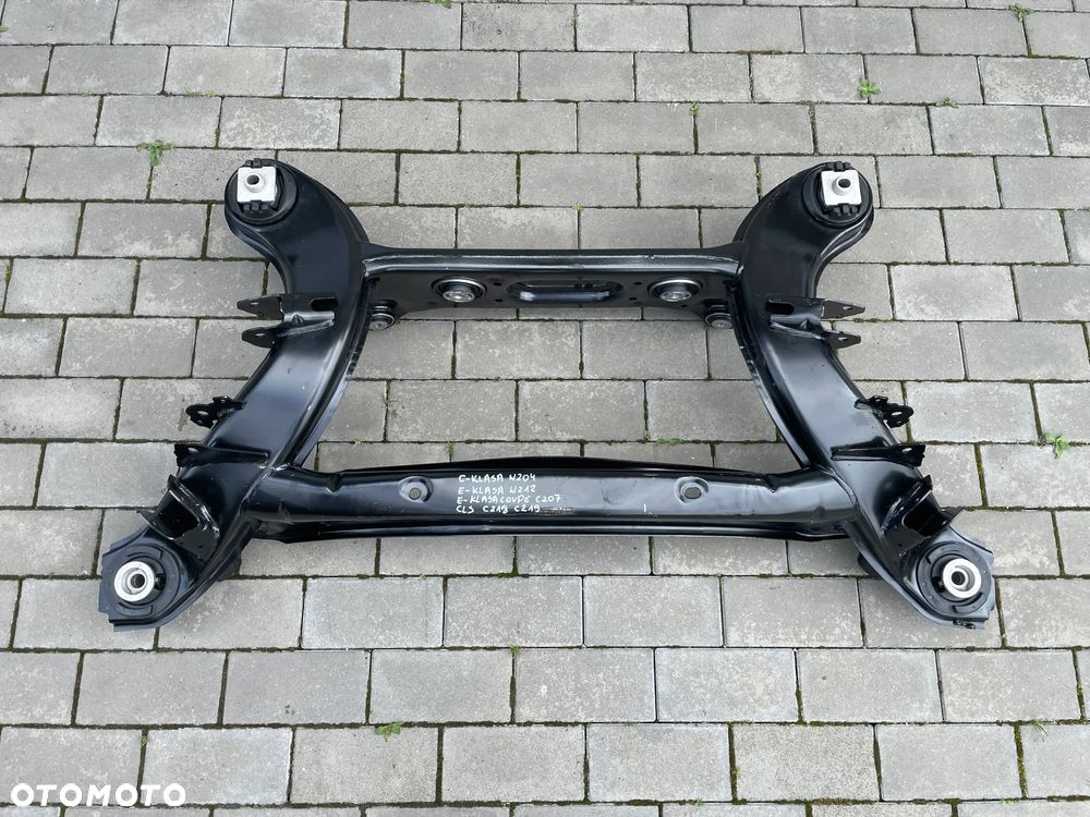 BELKA ZAWIESZENIA TYLNEGO MERCEDES W204, W212, CLS W218, W219 - NOWA - 1