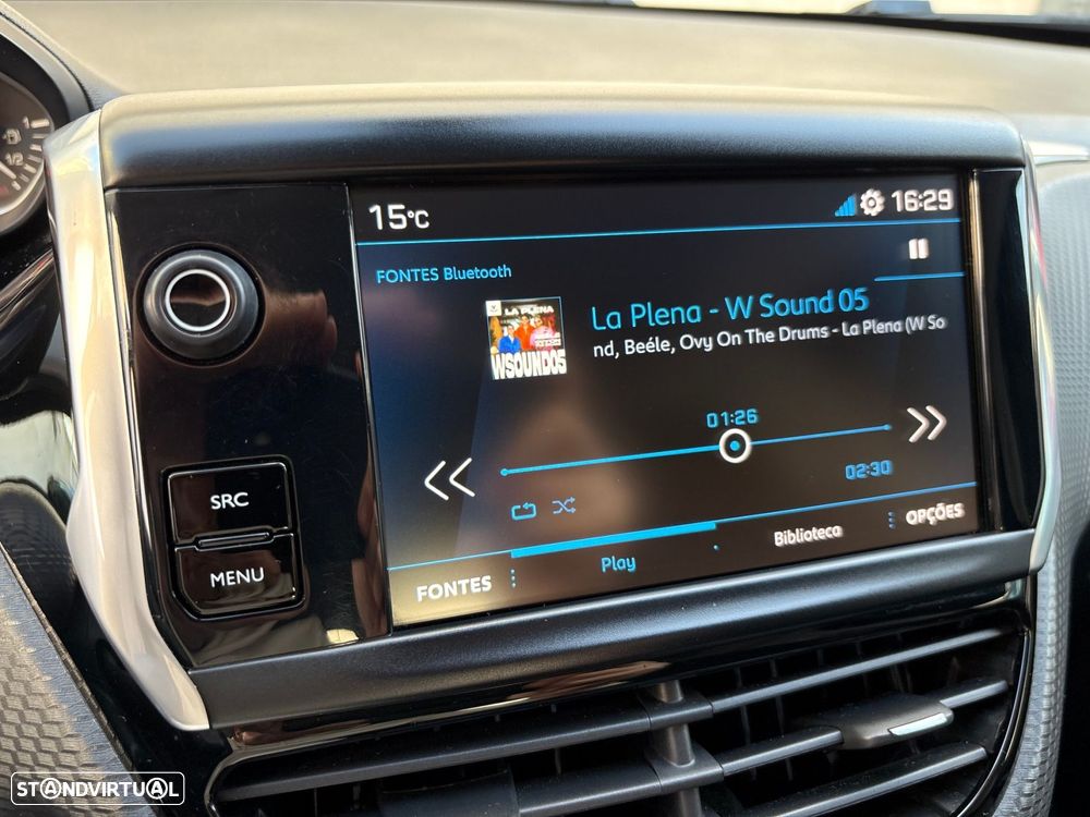 Peugeot 2008 1.2 PureTech Style - 32