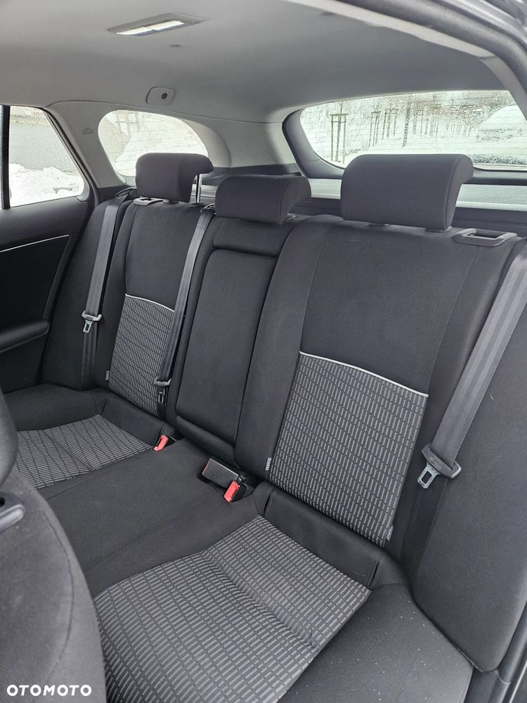 Toyota Avensis 1.8 Active - 17
