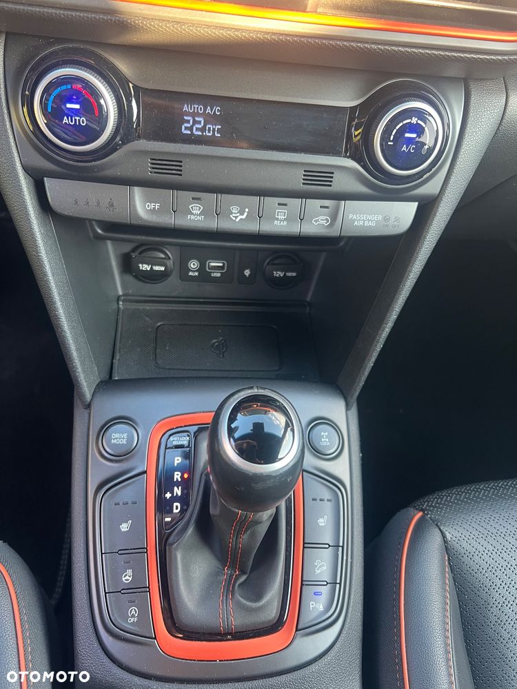Hyundai Kona 1.6 T-GDI Premium 4WD DCT - 11