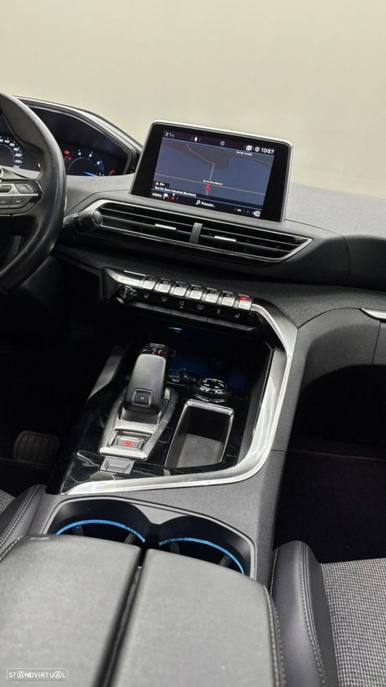 Peugeot 3008 1.5 BlueHDi Allure Pack EAT8 - 16