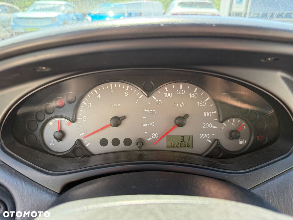Ford Focus 1.6 Ghia - 11