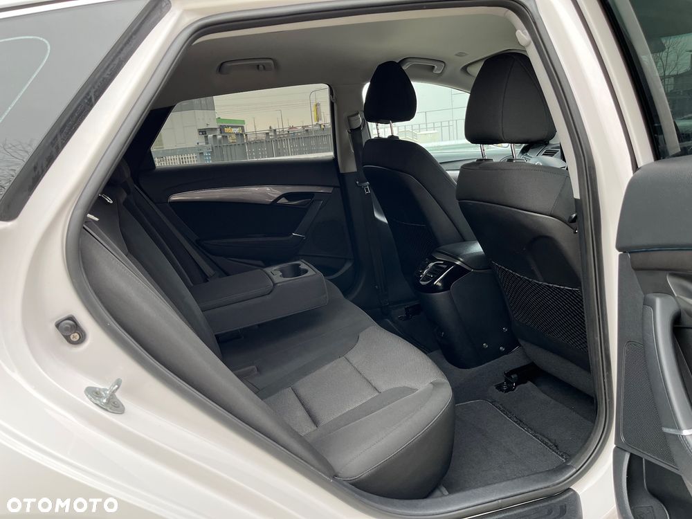 Hyundai i40 1.6 Comfort - 11