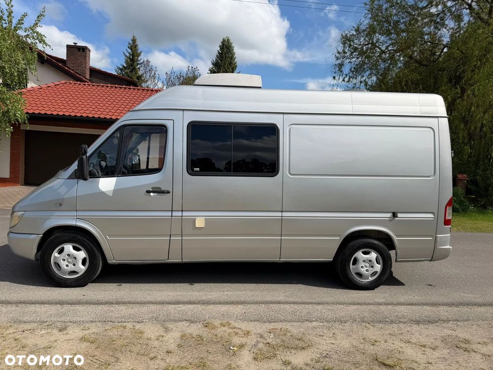 Mercedes-Benz Sprinter - 14