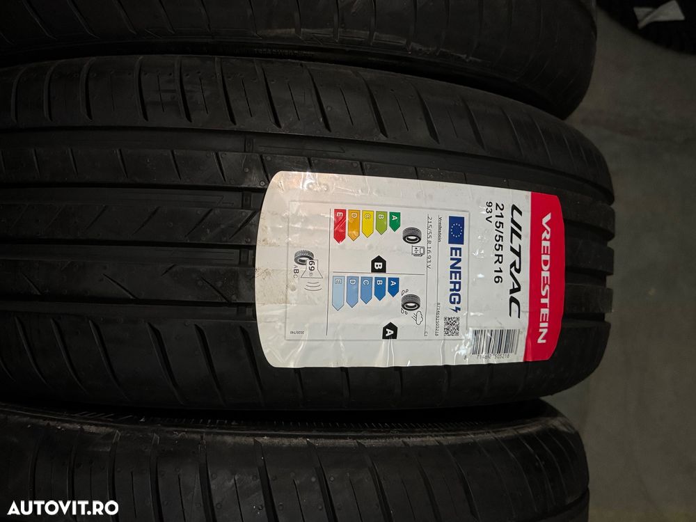 Vând 4 anvelope 215/55/16 vredestein de vară noi - 2
