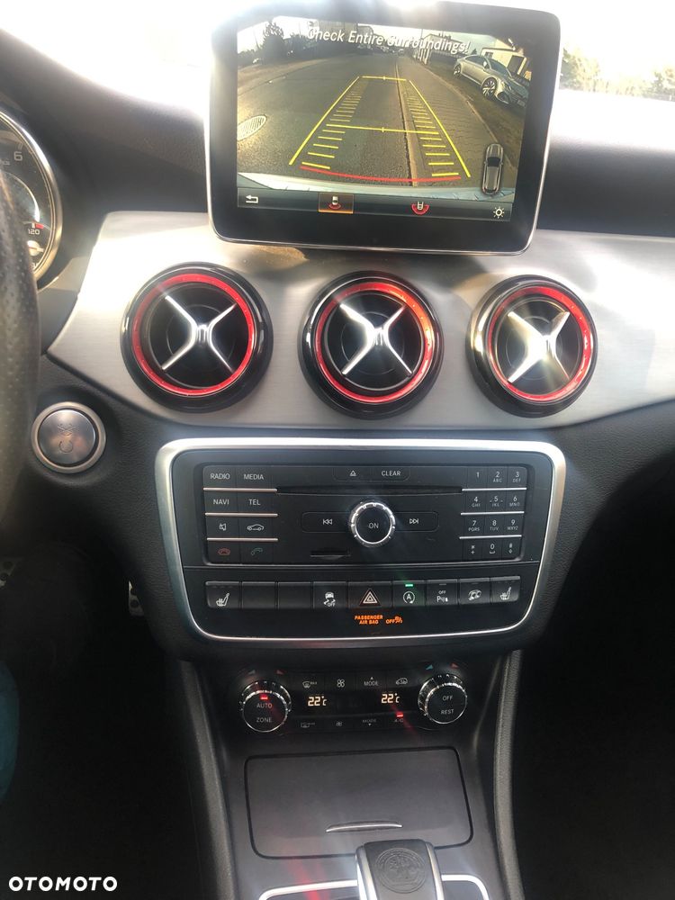 Mercedes-Benz GLA 45 AMG 4Matic 7G-DCT - 28