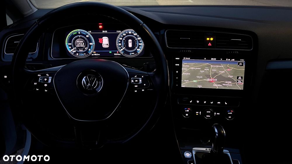 Volkswagen Golf - 34