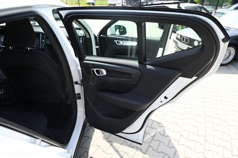Volvo XC 40 T3 Momentum Core - 14