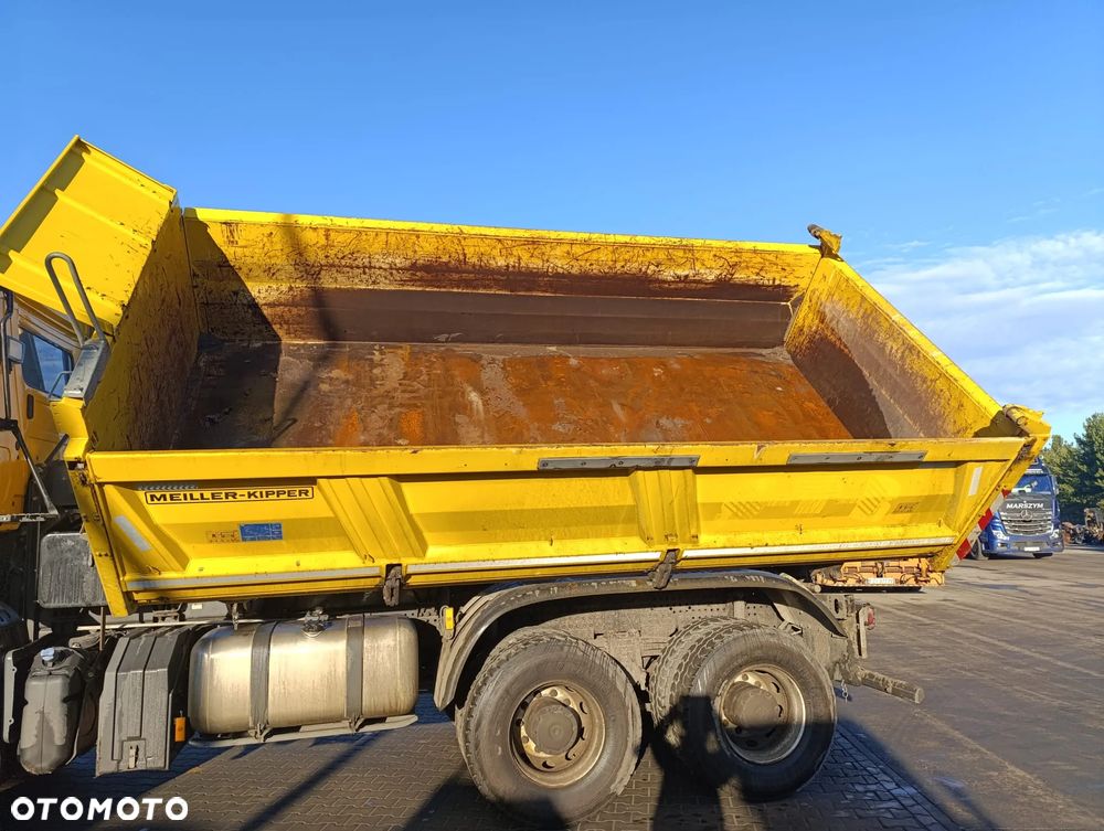 Mercedes-Benz Arocs 3348 - 5