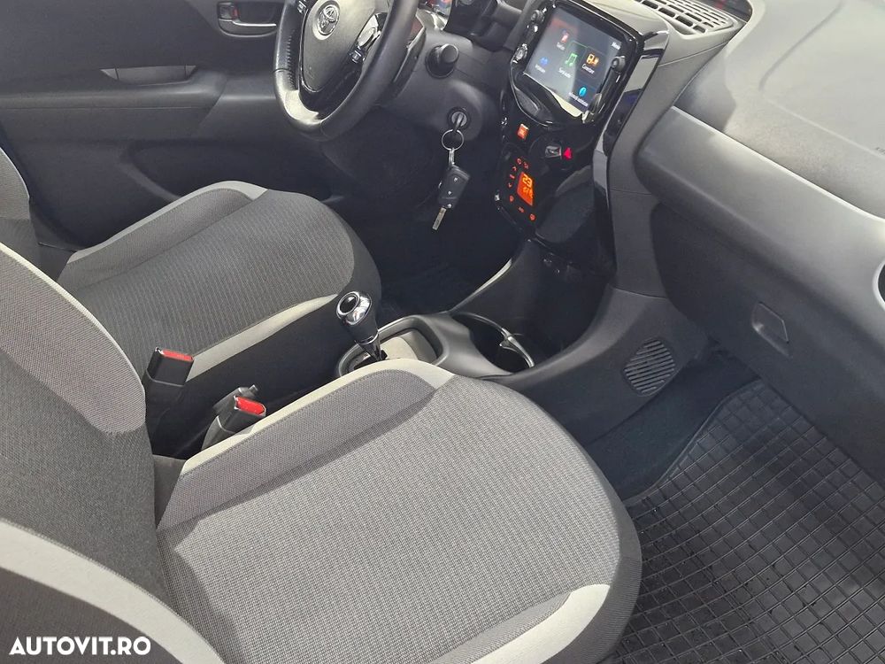 Toyota Aygo 1.0 VVY-I 5 usi MultiMode X-Edition JBL TSS - 13