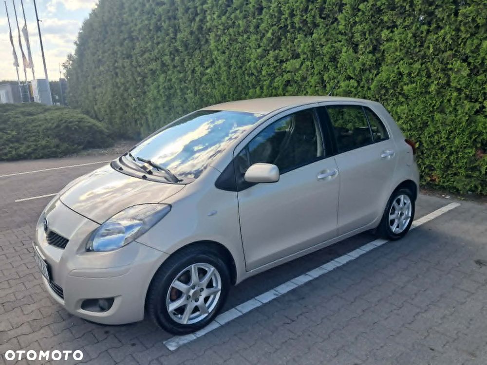 Toyota Yaris - 4