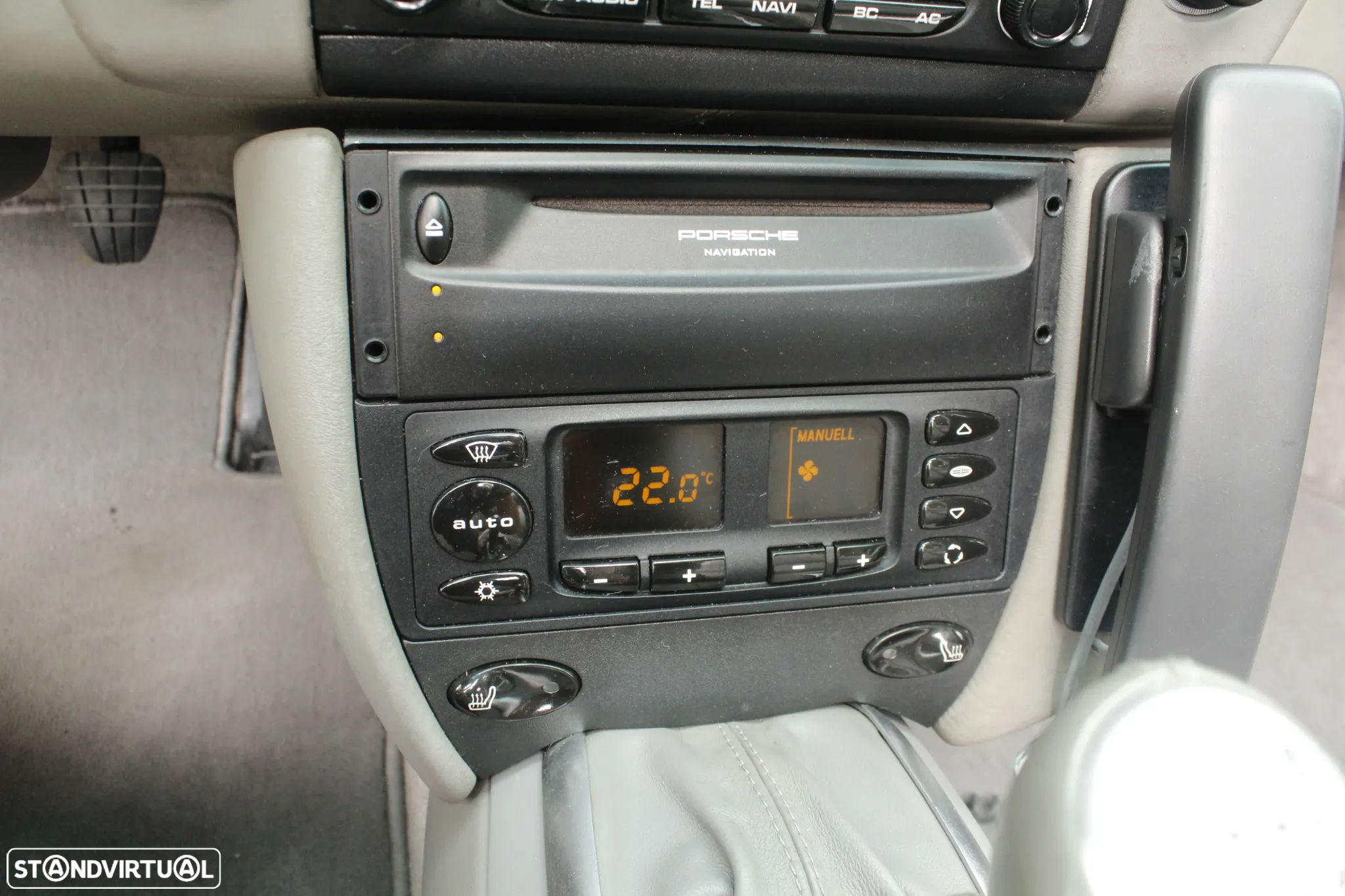 Porsche 911 (996) Carrera 4 Cabrio - 31