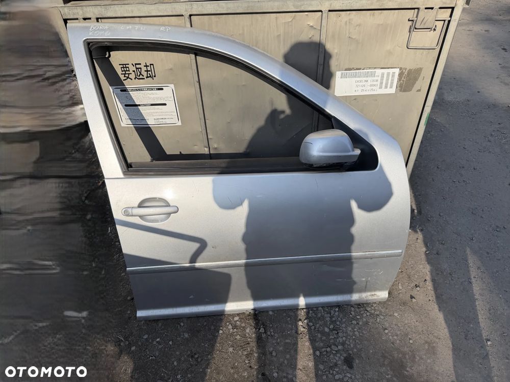 Drzwi prawe Volkswagen Bora kombi kolor LA7W przednie przód OE - 1