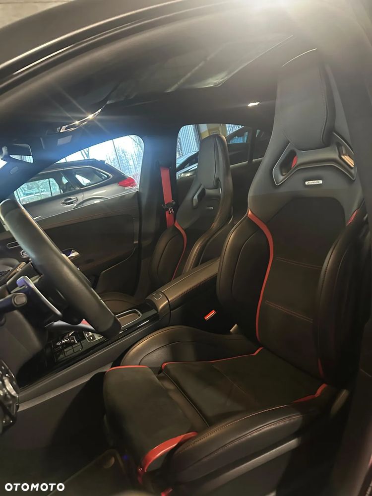 Mercedes-Benz CLA - 4