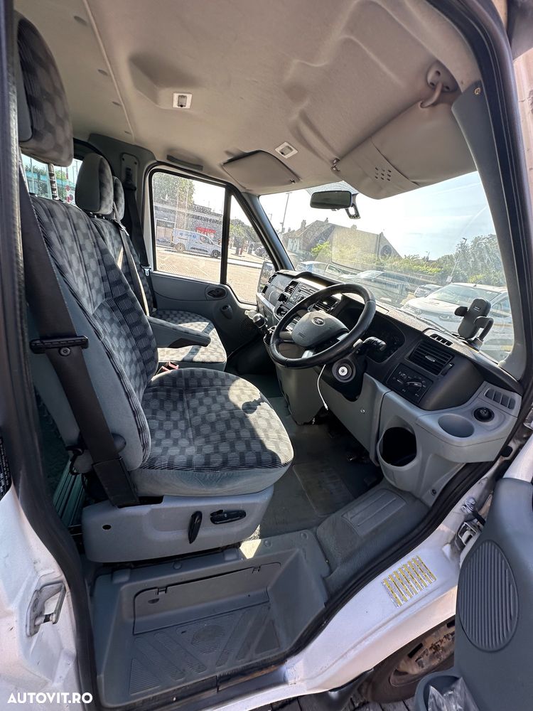 Ford Transit Turneo - 13