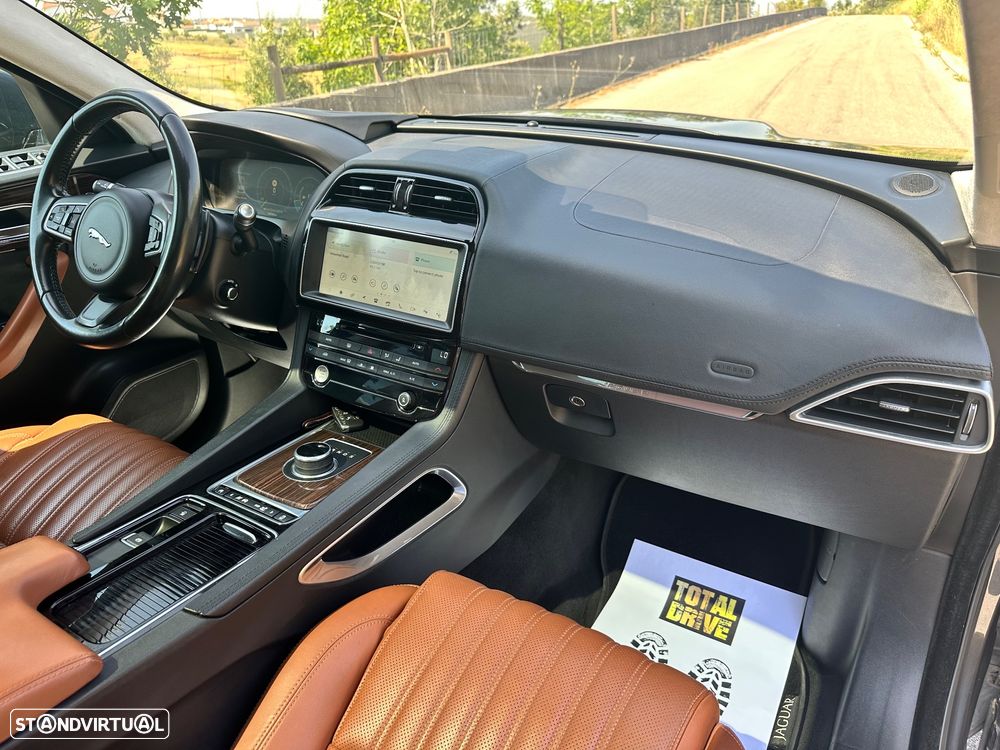 Jaguar F-Pace 3.0 TDV6 300 Sport AWD Aut. - 13
