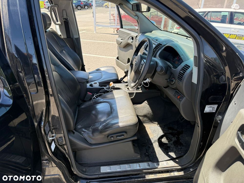 Nissan Navara 2.5 D Platinum - 16