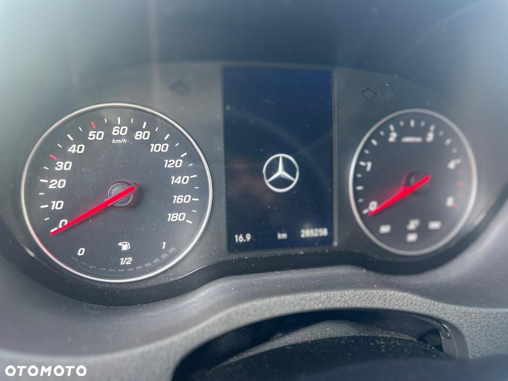 Mercedes-Benz Sprinter - 16