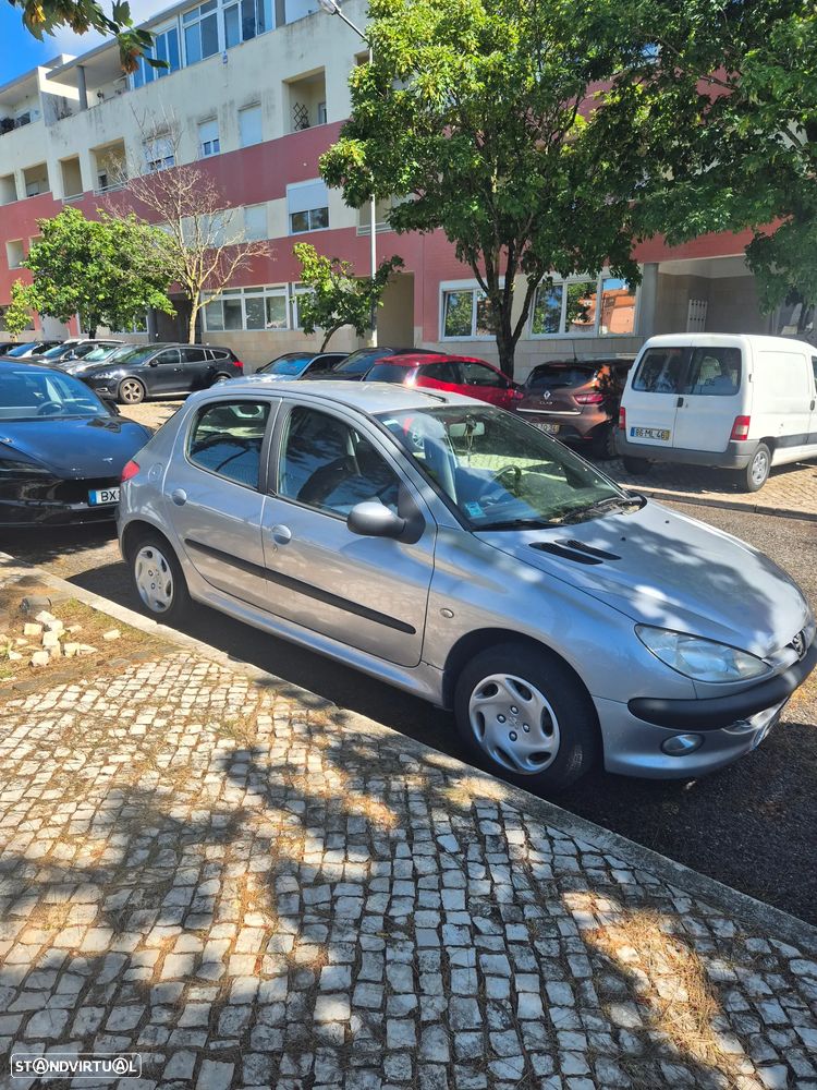 Peugeot 206 1.1 XR - 1