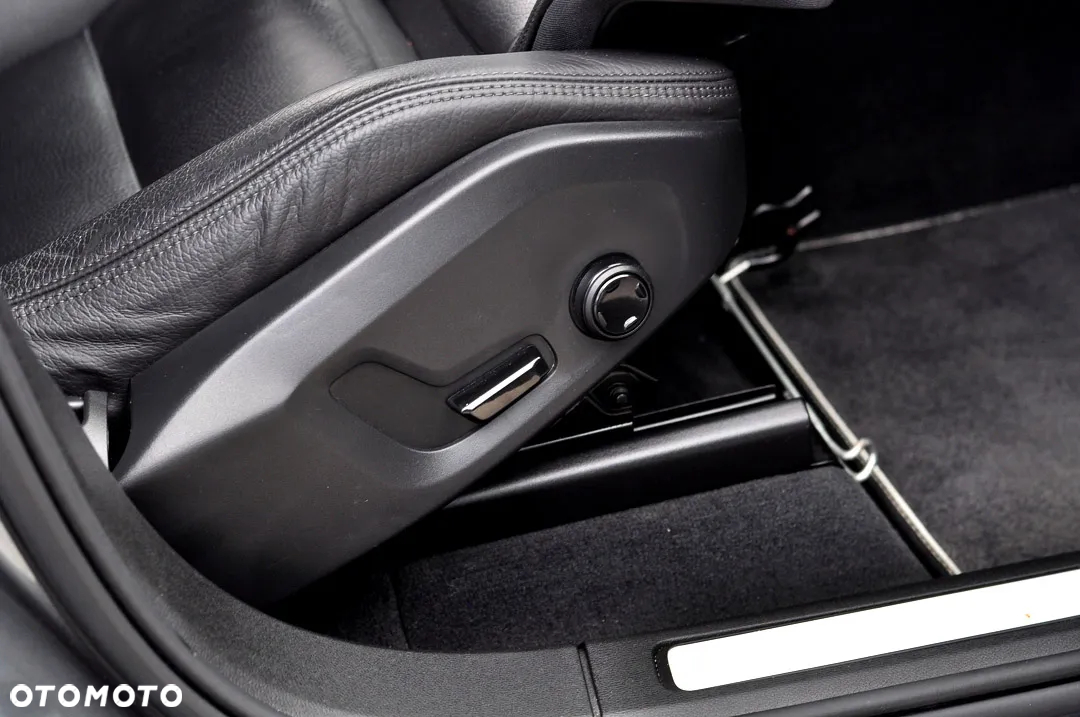 Volvo XC 60 T8 Twin Engine AWD Geartronic Polestar Engineered - 24