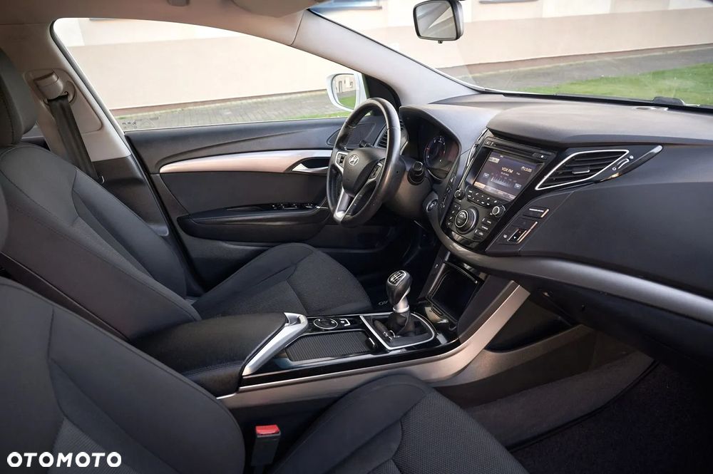 Hyundai i40 i40cw 1.7 CRDi blue Style - 14
