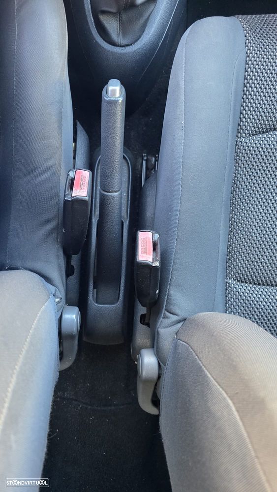 Renault Clio 1.2 16V SE Extreme - 19