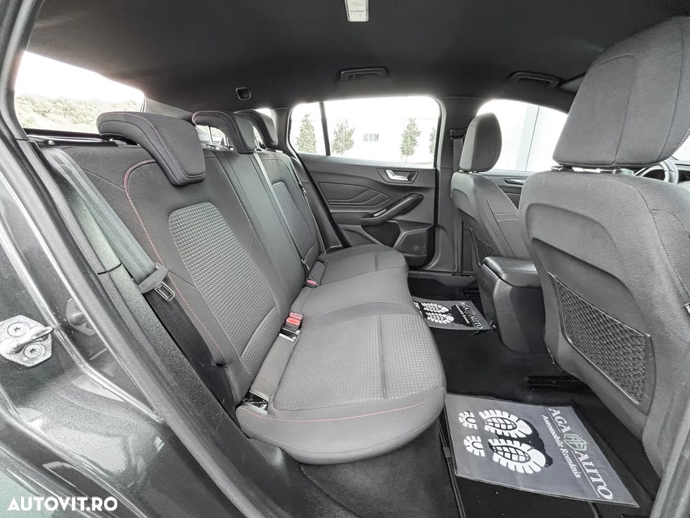 Ford Focus - 10