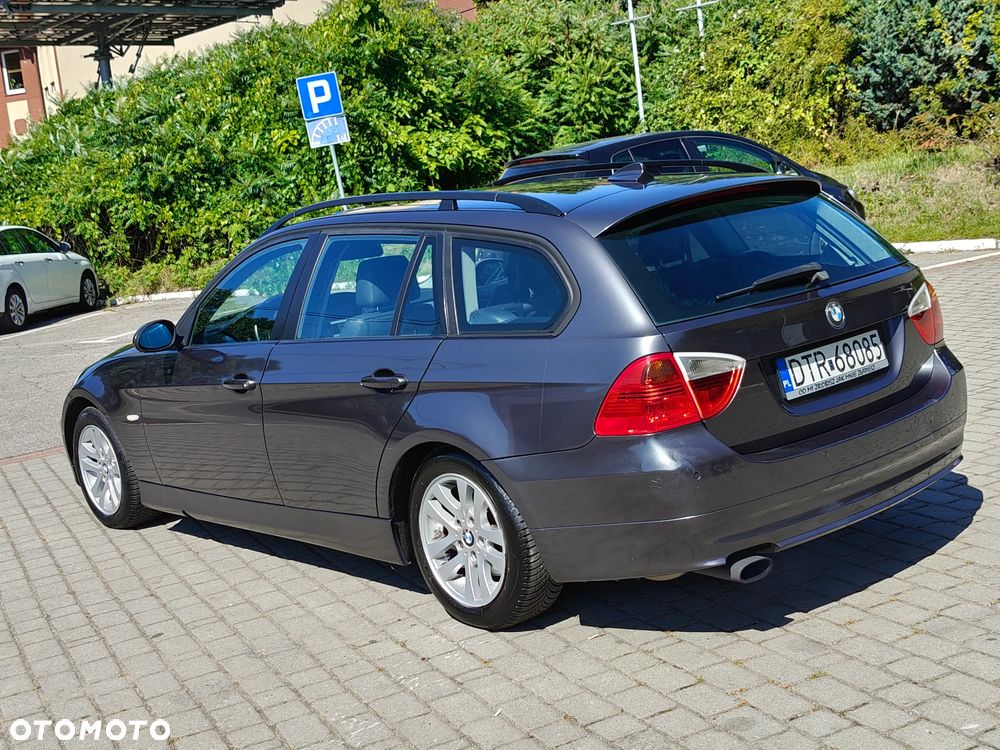 BMW Seria 3 318i - 14