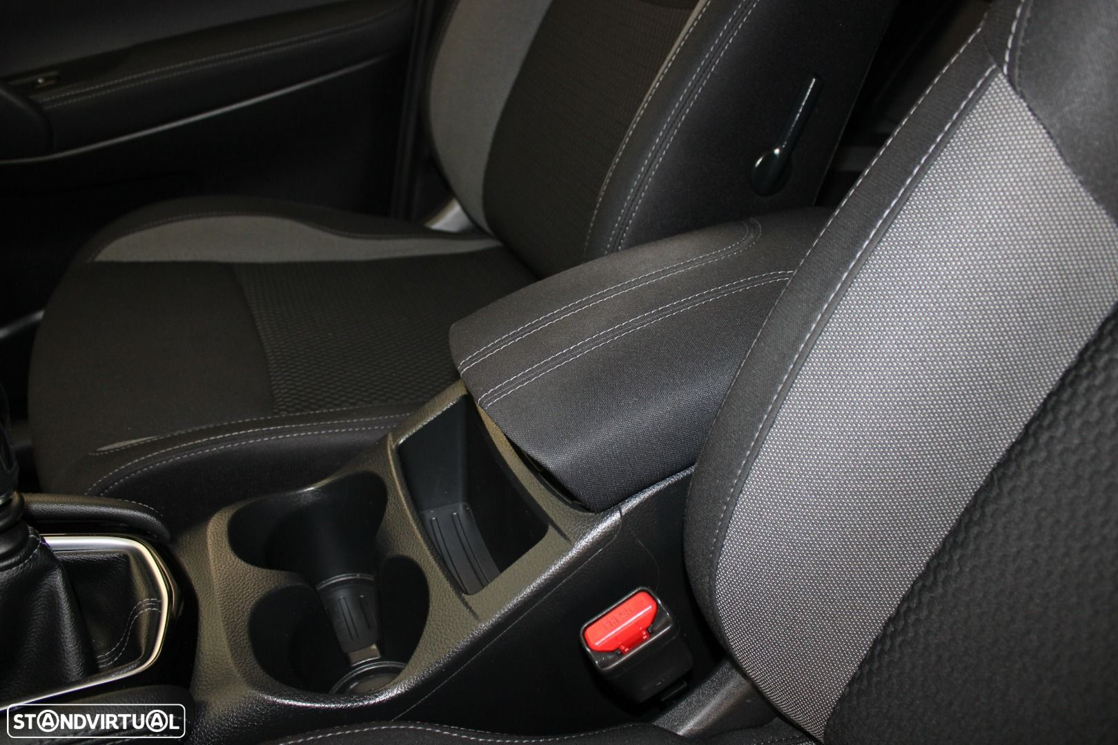 Nissan Qashqai 1.5 dCi N-Connecta - 24
