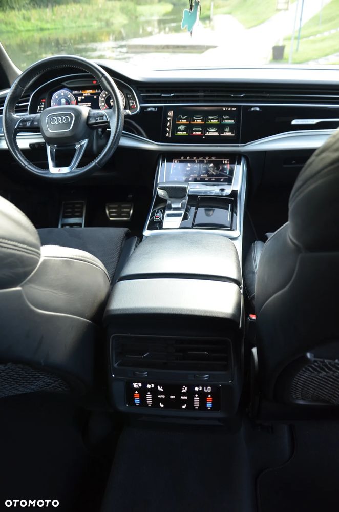 Audi Q8 - 30